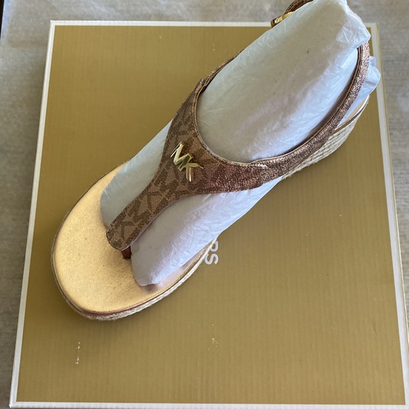 MICHAEL Michael Kors Laney Thong Sandals - Picture 1 of 5